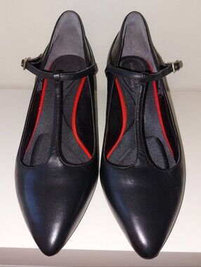 Rockport Total Motion TruTech T-strap cushioned padded black leather pumps US10